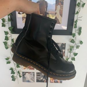 BARELY WORN 1460 DOC MARTEN BOOTS
